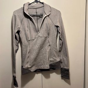 Lululemon women's Runderful 1/2 zip size 6